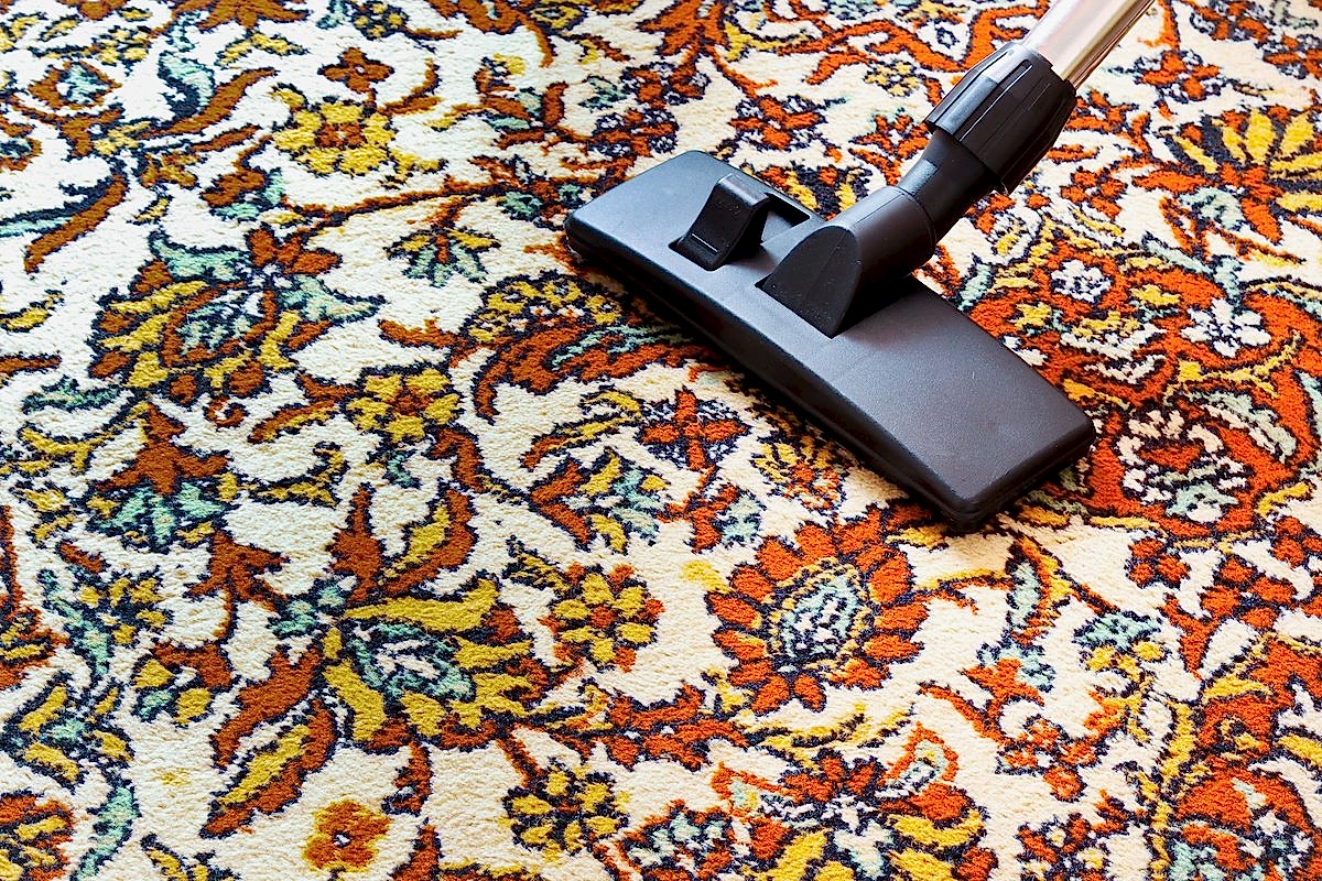 4 Ways Summer Foot Traffic Affects Your Rugs
