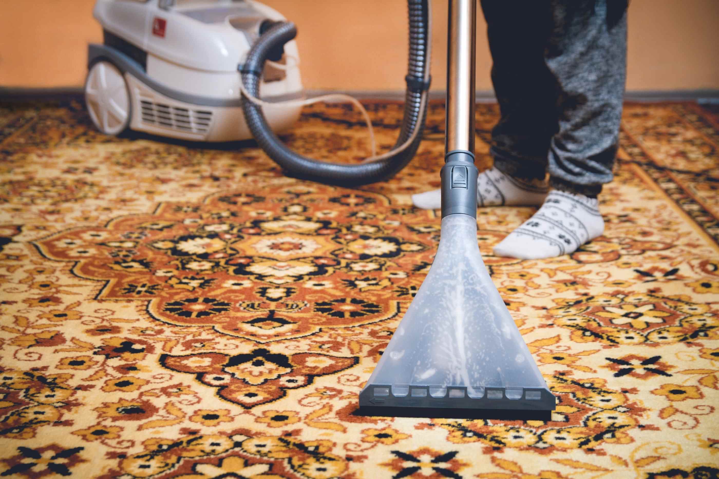 3 Reasons to Schedule Rug Cleaning Before Summer Gatherings